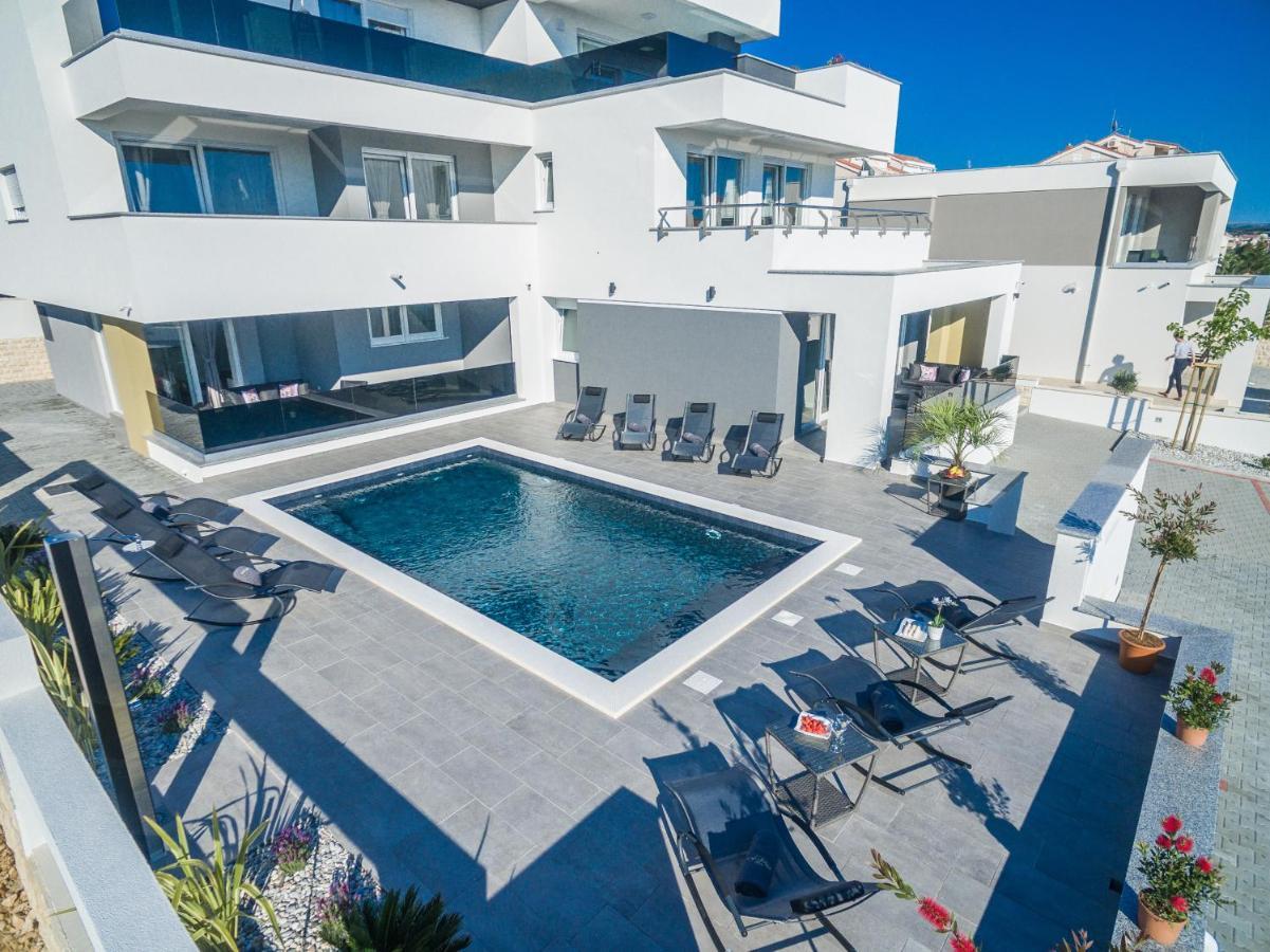 Villa Magnifica Apartments With Pool Novalja Εξωτερικό φωτογραφία