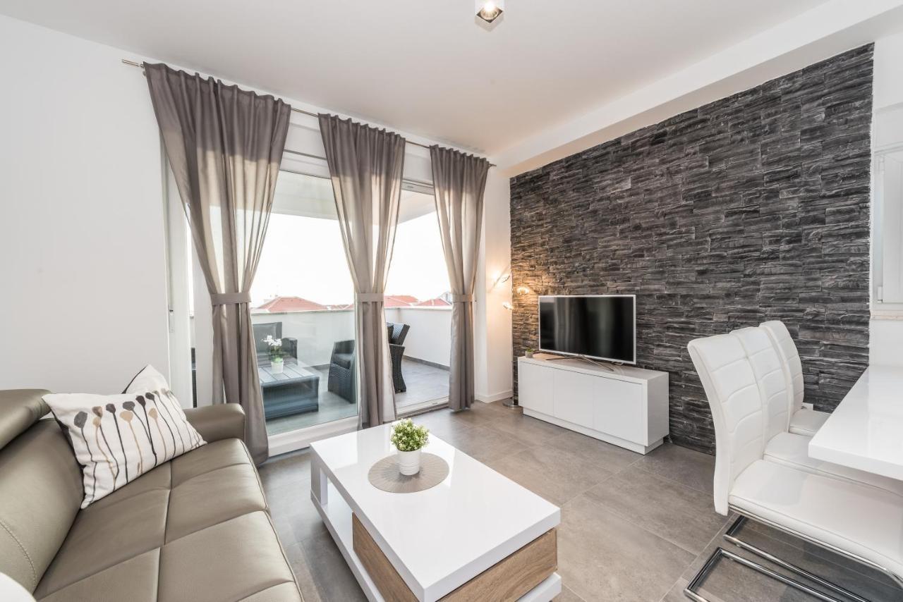 Villa Magnifica Apartments With Pool Novalja Εξωτερικό φωτογραφία