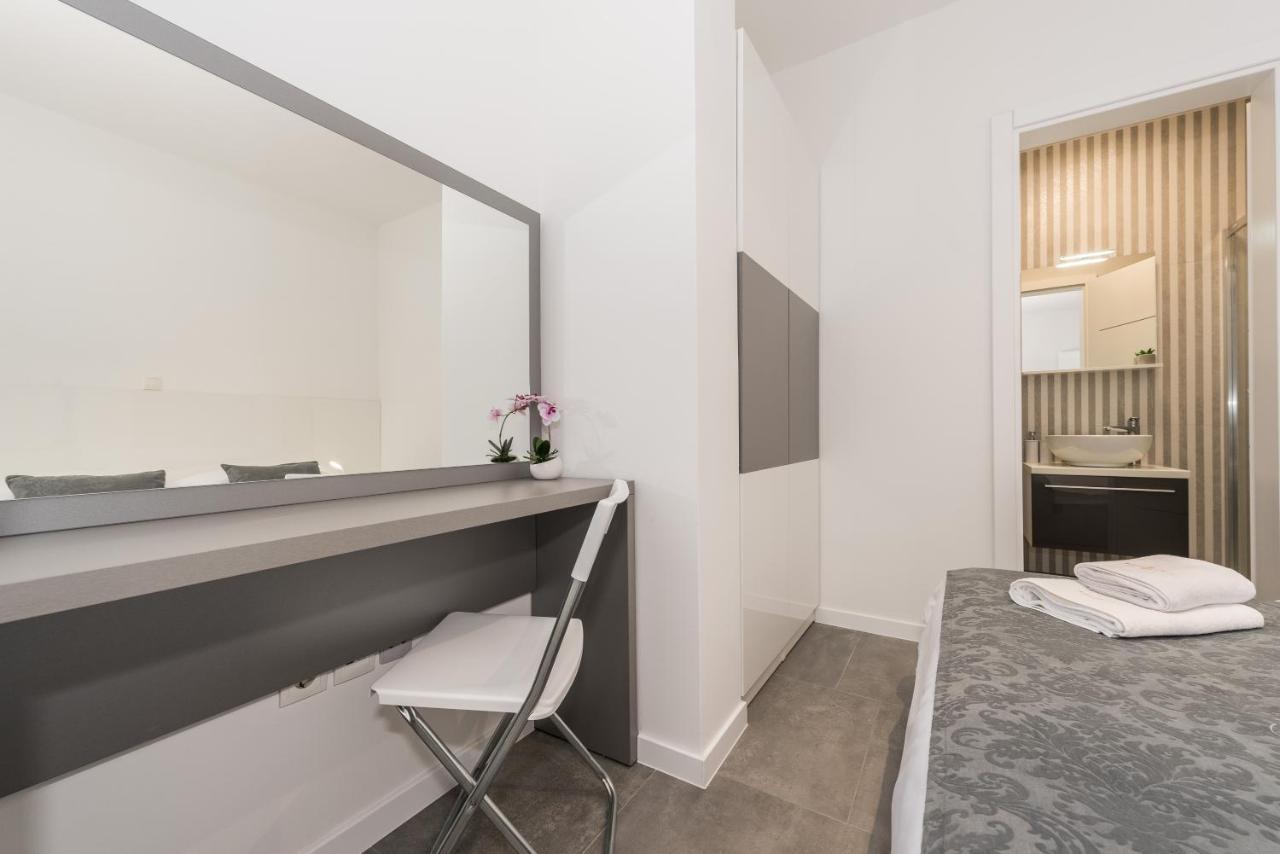 Villa Magnifica Apartments With Pool Novalja Εξωτερικό φωτογραφία