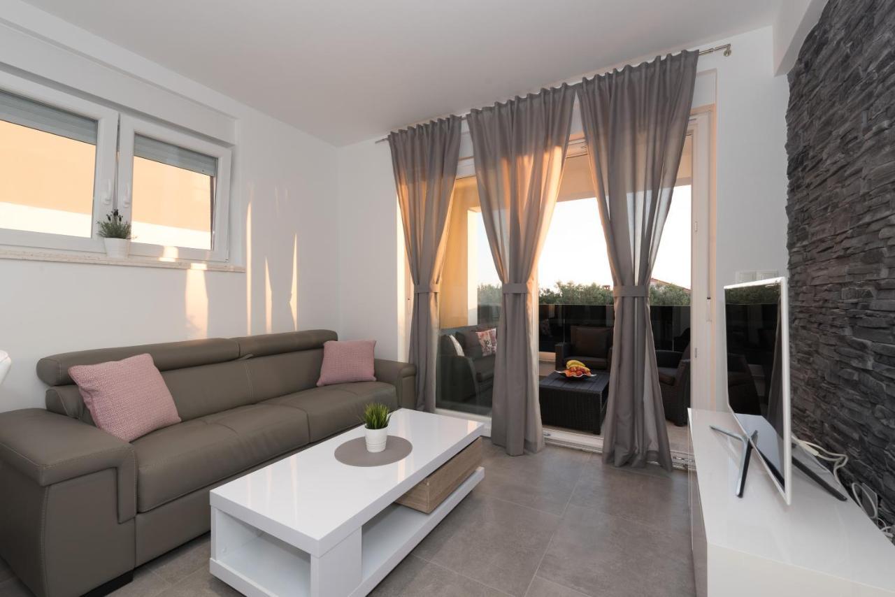Villa Magnifica Apartments With Pool Novalja Εξωτερικό φωτογραφία