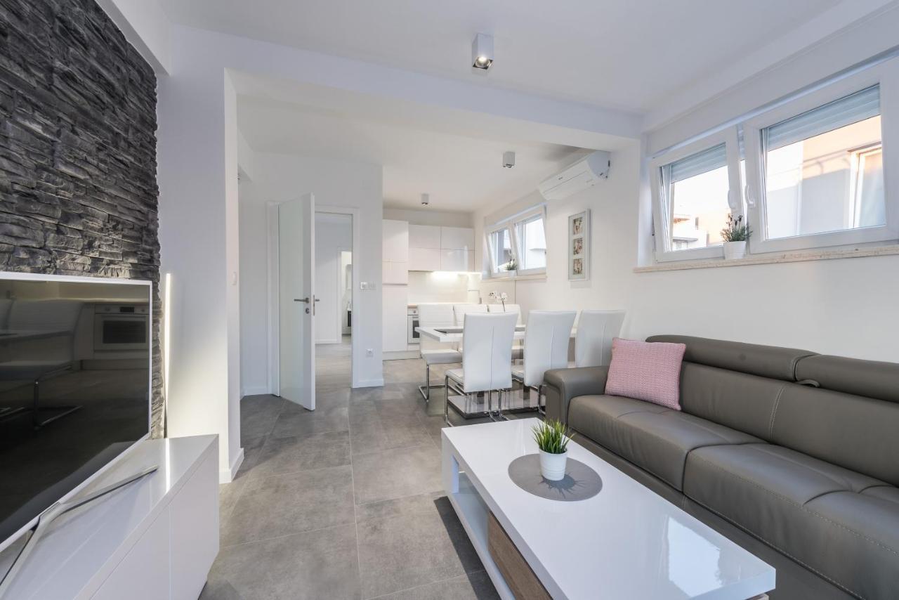 Villa Magnifica Apartments With Pool Novalja Εξωτερικό φωτογραφία