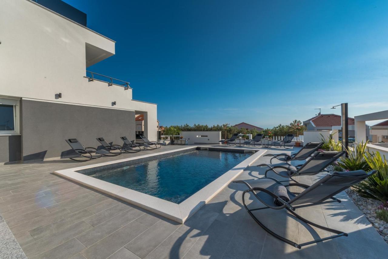 Villa Magnifica Apartments With Pool Novalja Εξωτερικό φωτογραφία